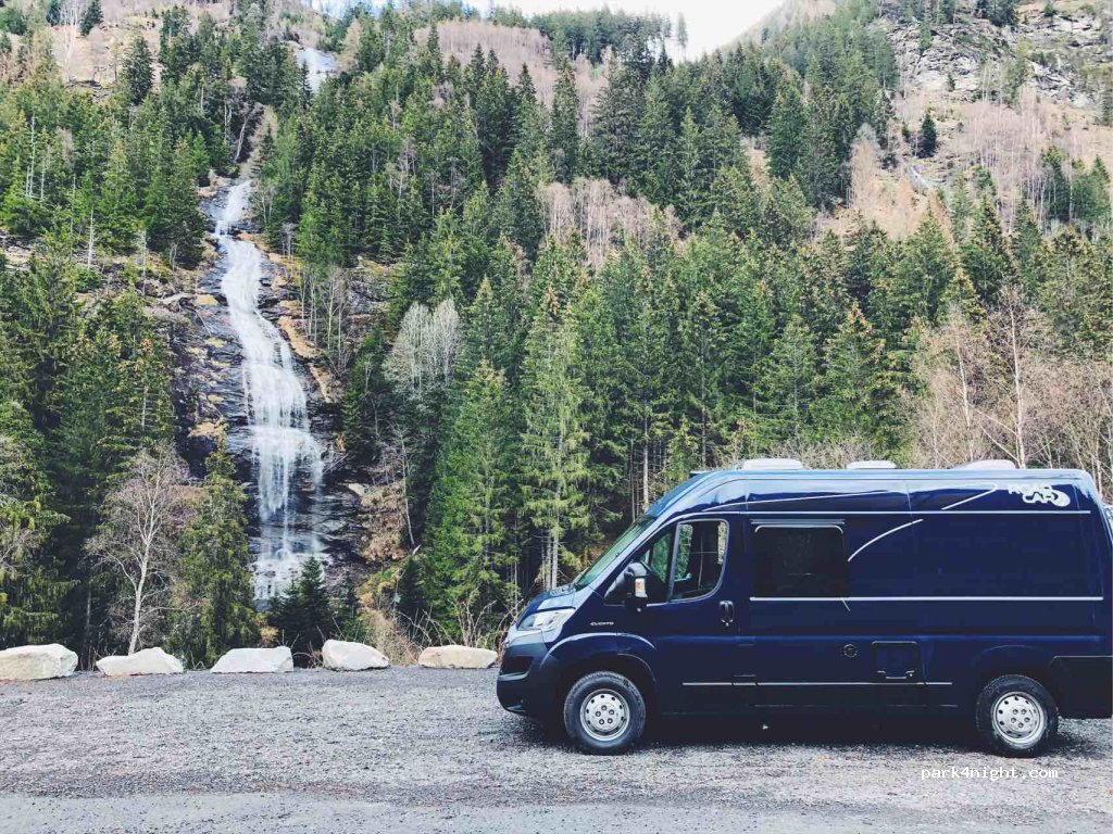 Parkplatz Melnikfall — foto