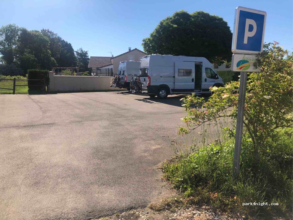 (71370) Saint-Germain-du-Plain - 9 Rue de l'Ancienne Gare — foto