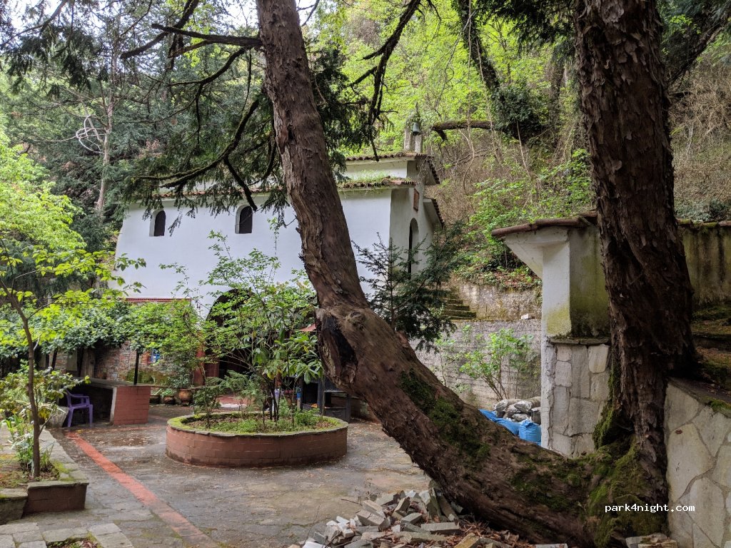 (601 00) Vrontou - Unnamed Road — foto 3