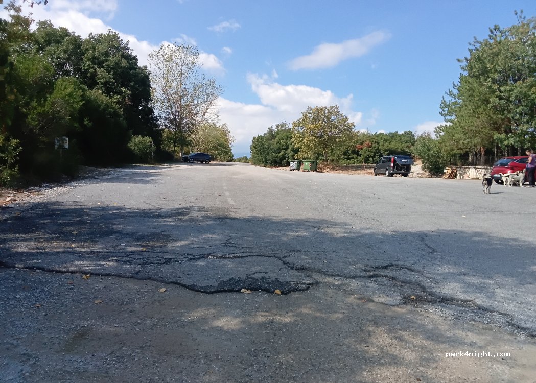 (601 00) Vrontou - Unnamed Road — foto 5
