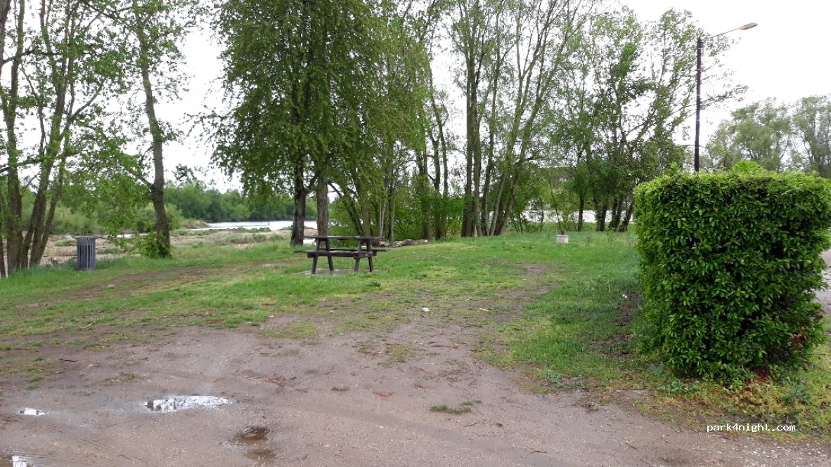 (58450) Neuvy-sur-Loire - 1 Chemin des Mariniers — foto