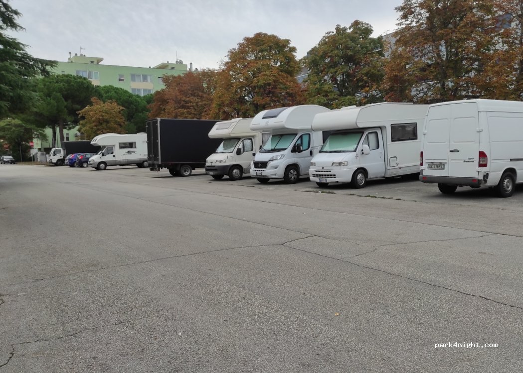 (47924) Rimini - 26 Viale Vienna — foto 2