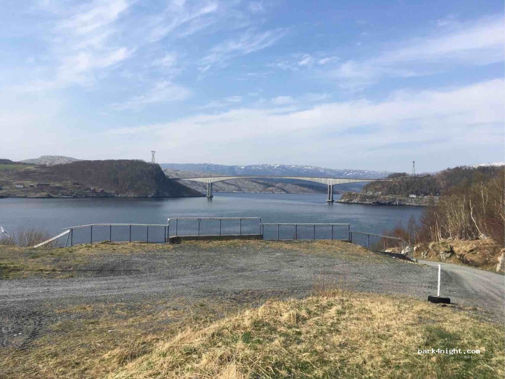 (8890) Leirfjord - gamlemosjøveien 205 — foto