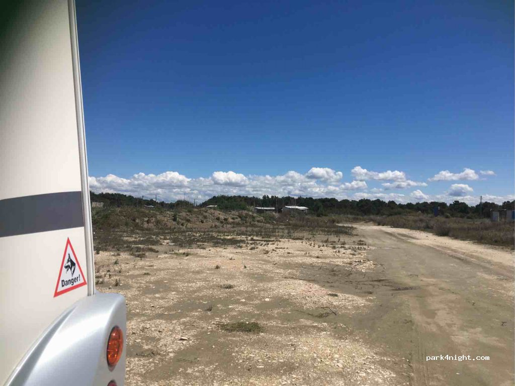 () Darëzezë e Re - Unnamed Road — foto 2