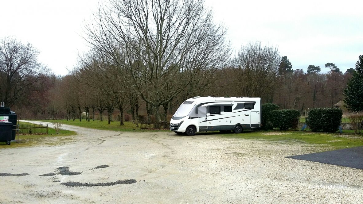 (16480) Guizengeard - 78 Chez Thomas — foto