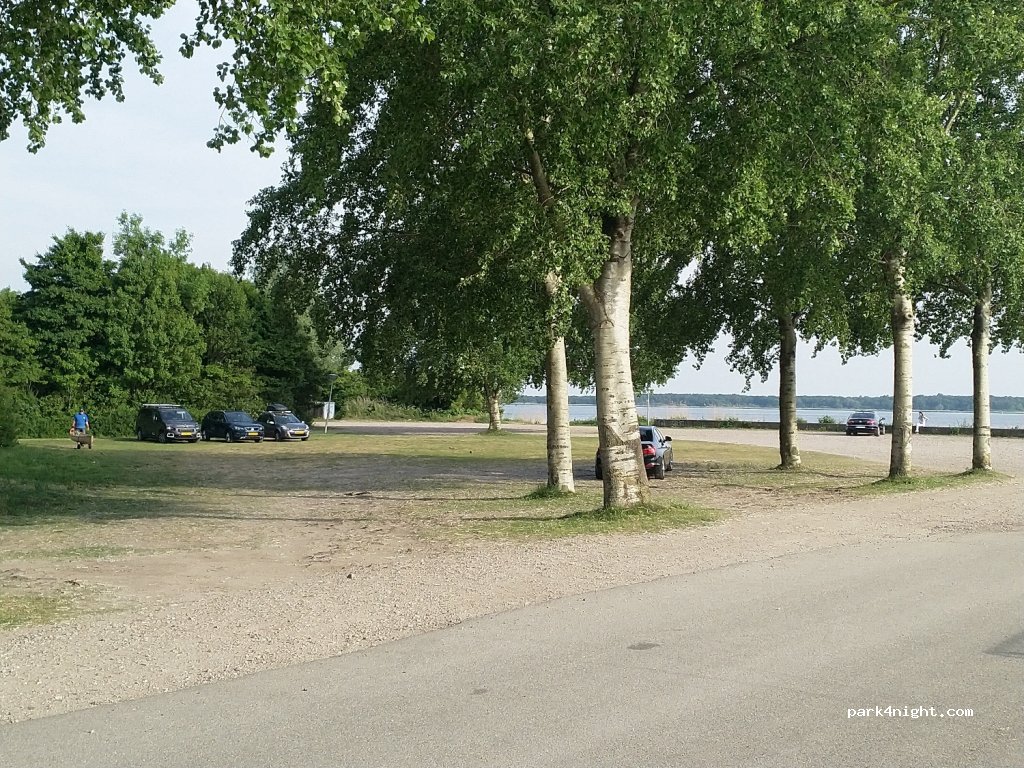 (1353 BT) Almere - 21 Sluiskade — foto 3