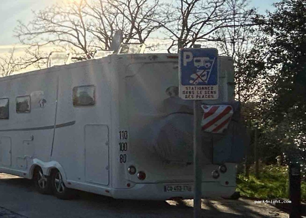 Parking P2 Ascenceurs Château — foto 3