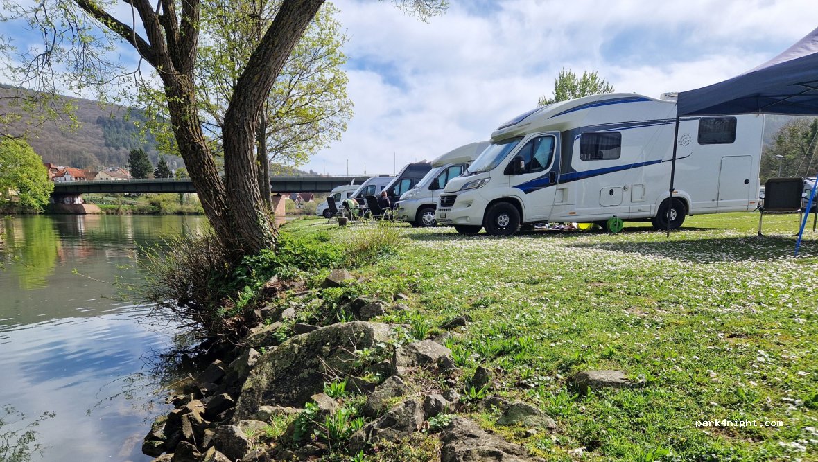 Campingplatz an der Friedensbrücke — foto