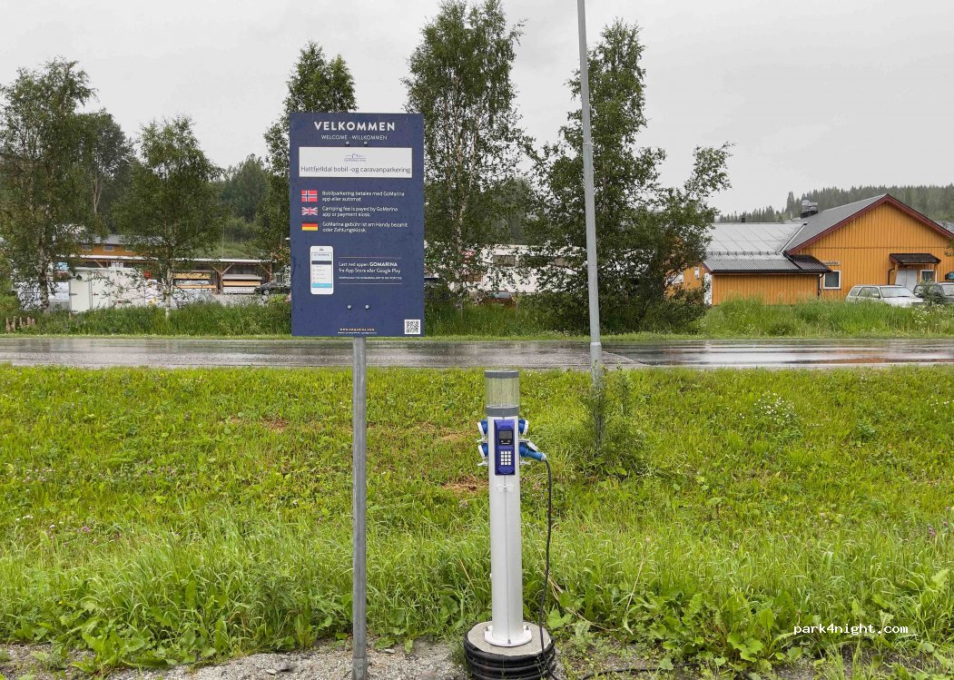 Hattfjelldal bobil- og caravanparkering — foto
