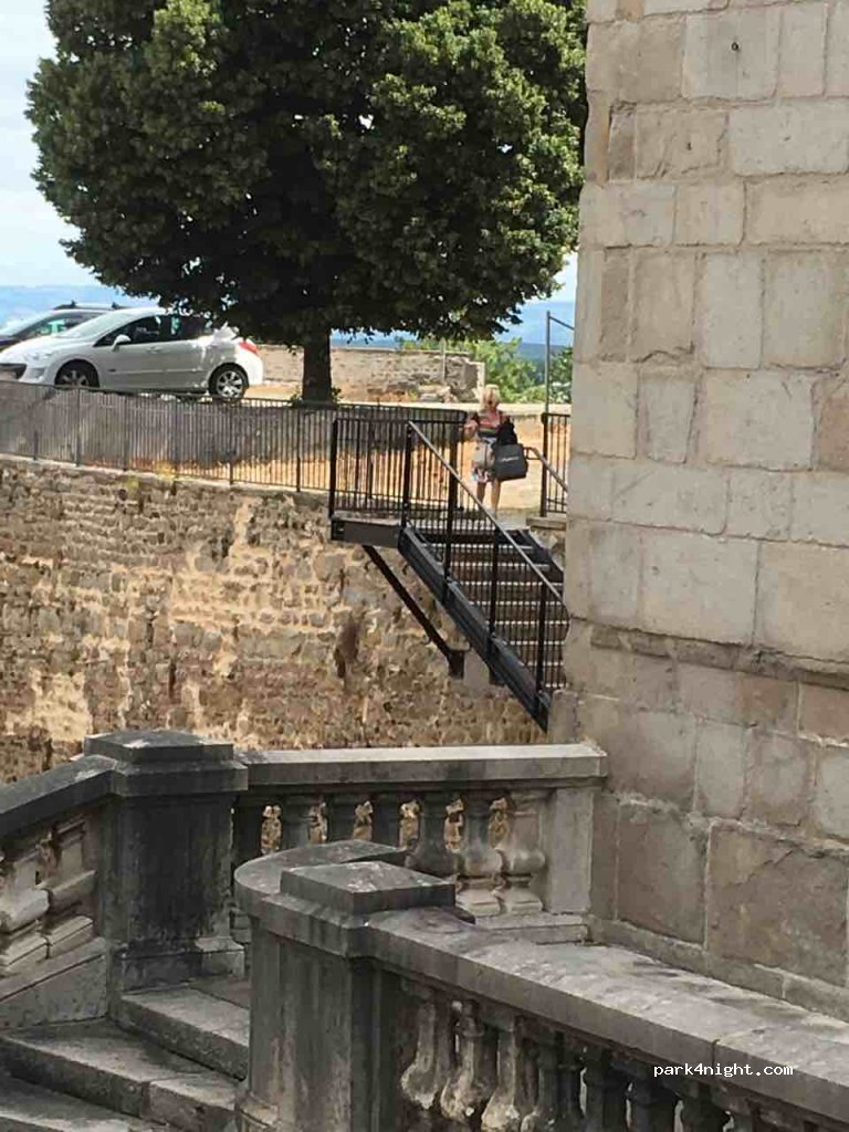 (42600) Montbrison - 13 Rue du Palais de Justice — foto