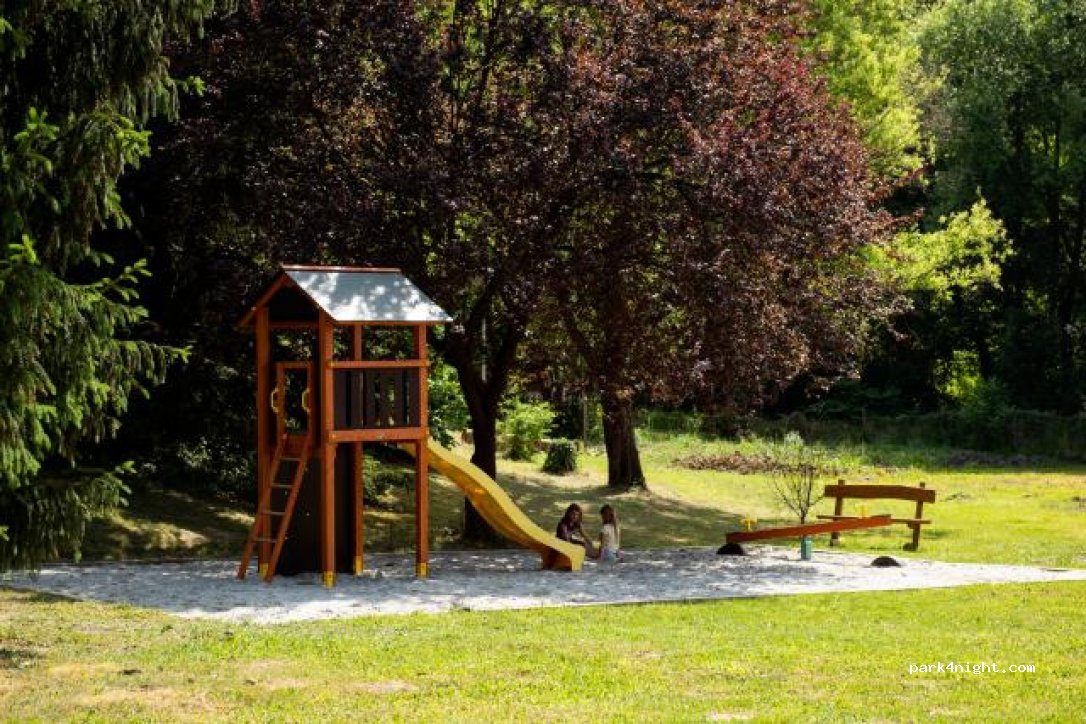 Forrás Camping — foto