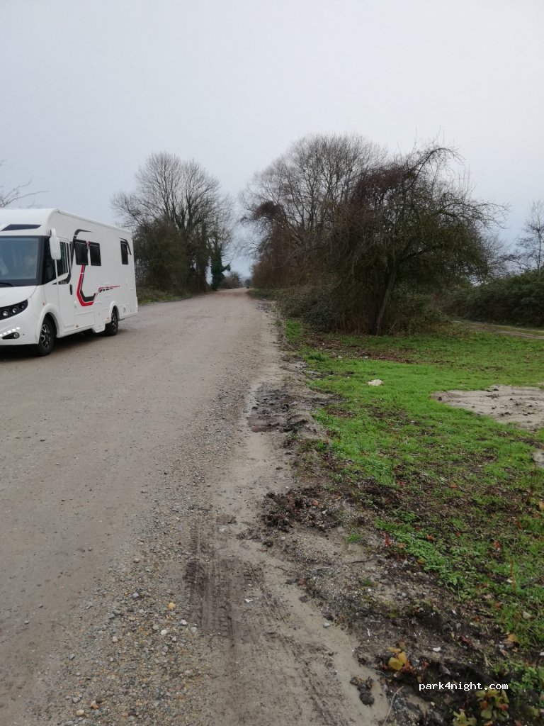 (27680) Marais-Vernier - Unnamed Road — foto