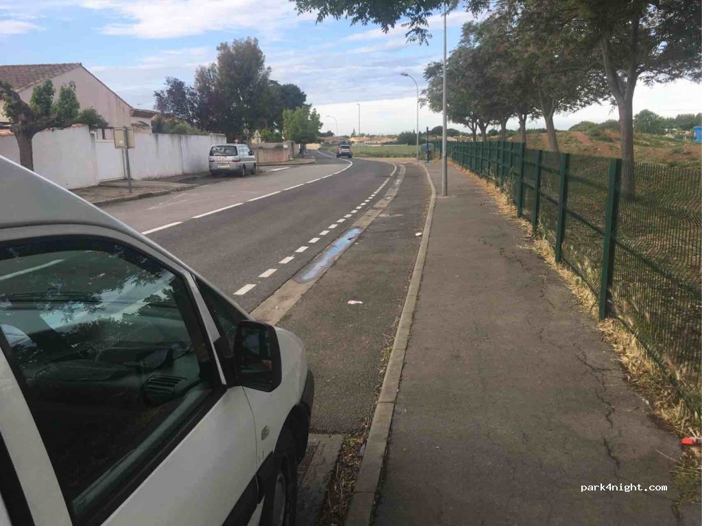 (34400) Lunel - 7 Rue Louison Bobet — foto