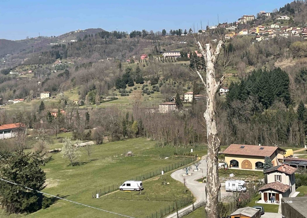 Area Sosta Camper - La Cantina Del Vino Barga — foto 2