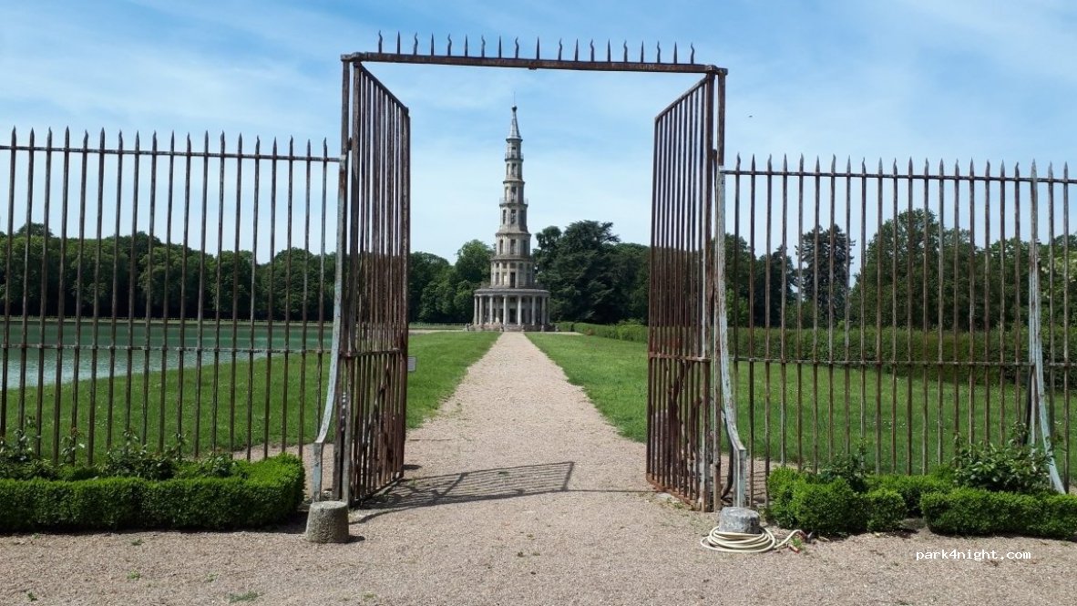 (37400) Amboise - Grande Allée de Jumeaux — foto
