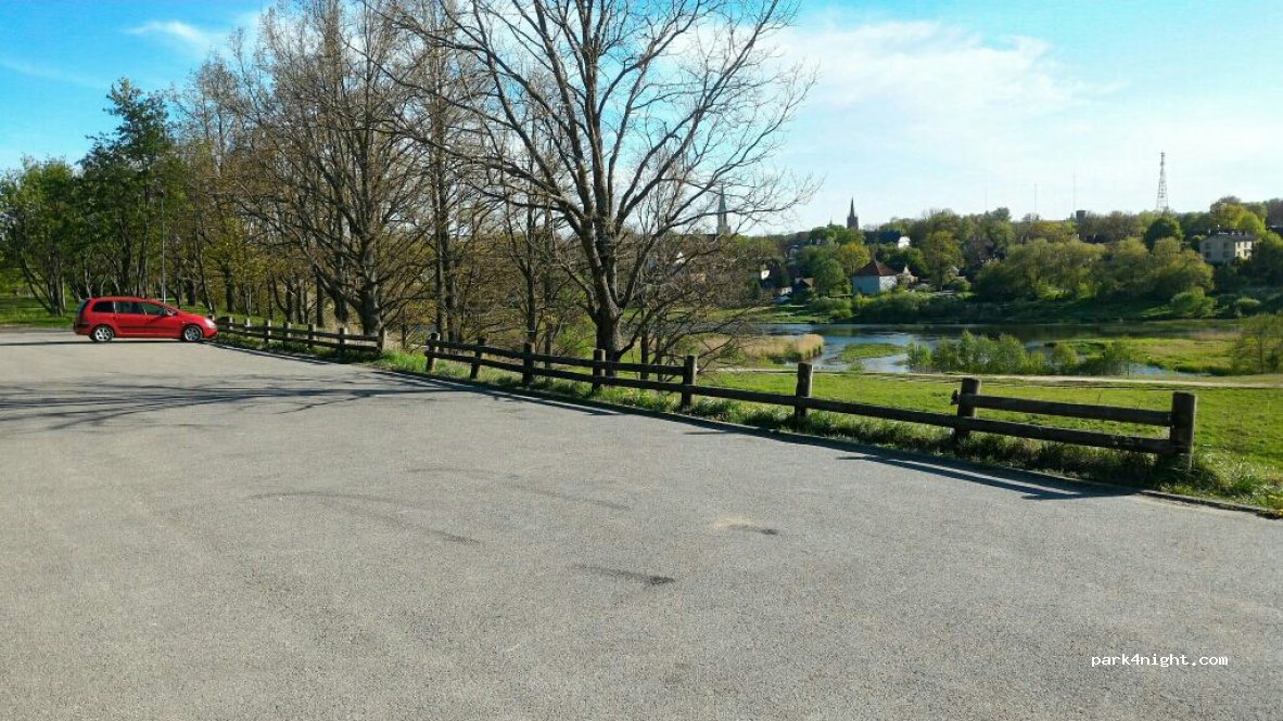 (3301) Kuldīga - 1 Krasta iela — foto