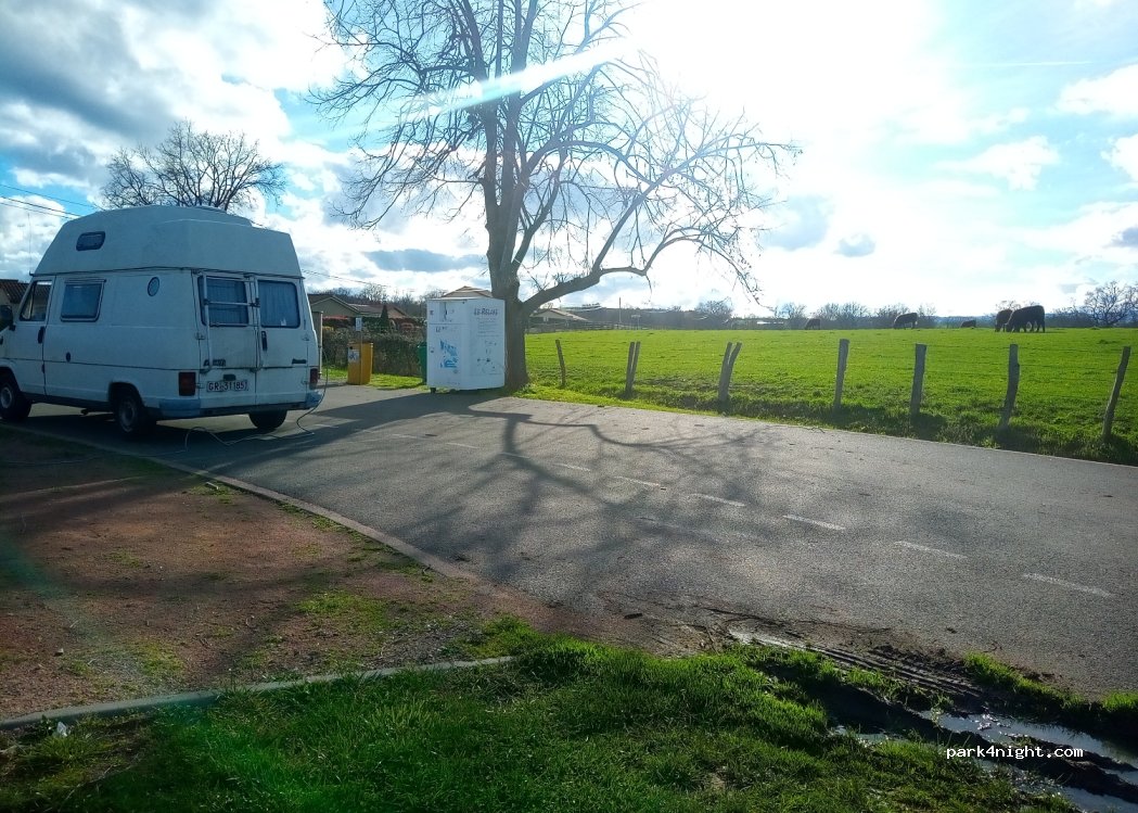 Aire de camping-car Parigny — foto 4
