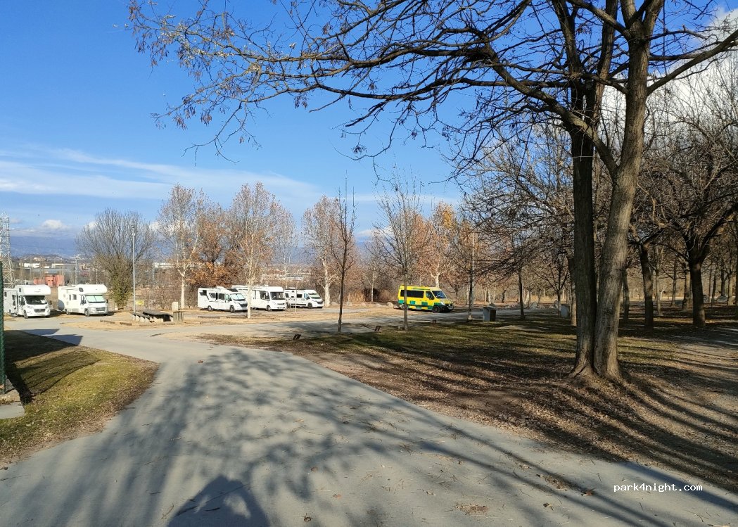 Área de Autocaravanas Vic — foto 3
