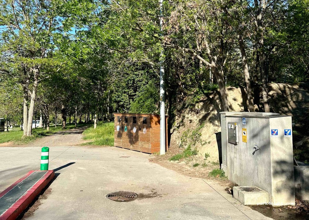 Área de Autocaravanas Vic — foto 4