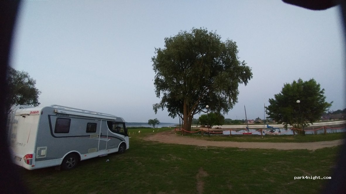 () Nowy Duninów - — foto