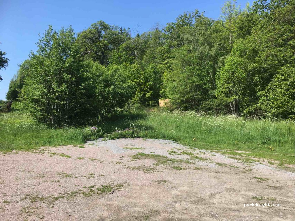 (746 93) Bålsta - 18 Biskops-arnövägen — foto