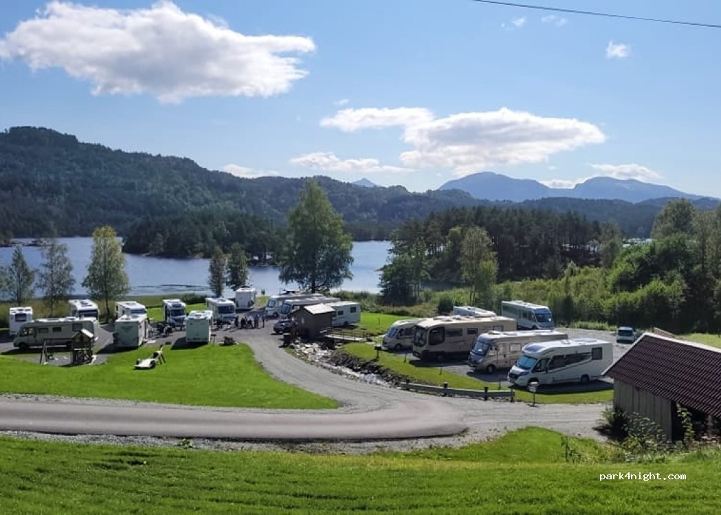 Røyrane bobilparkering — foto 4