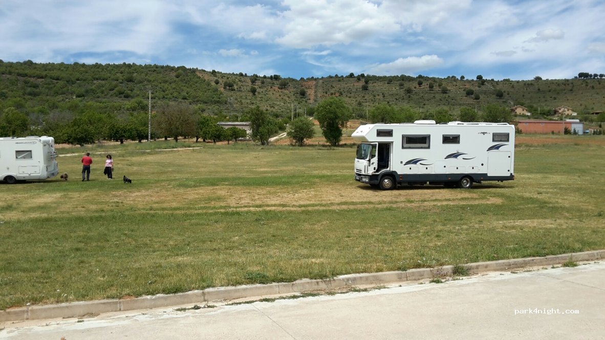 Area de Autocaravanas Covarrubias — foto