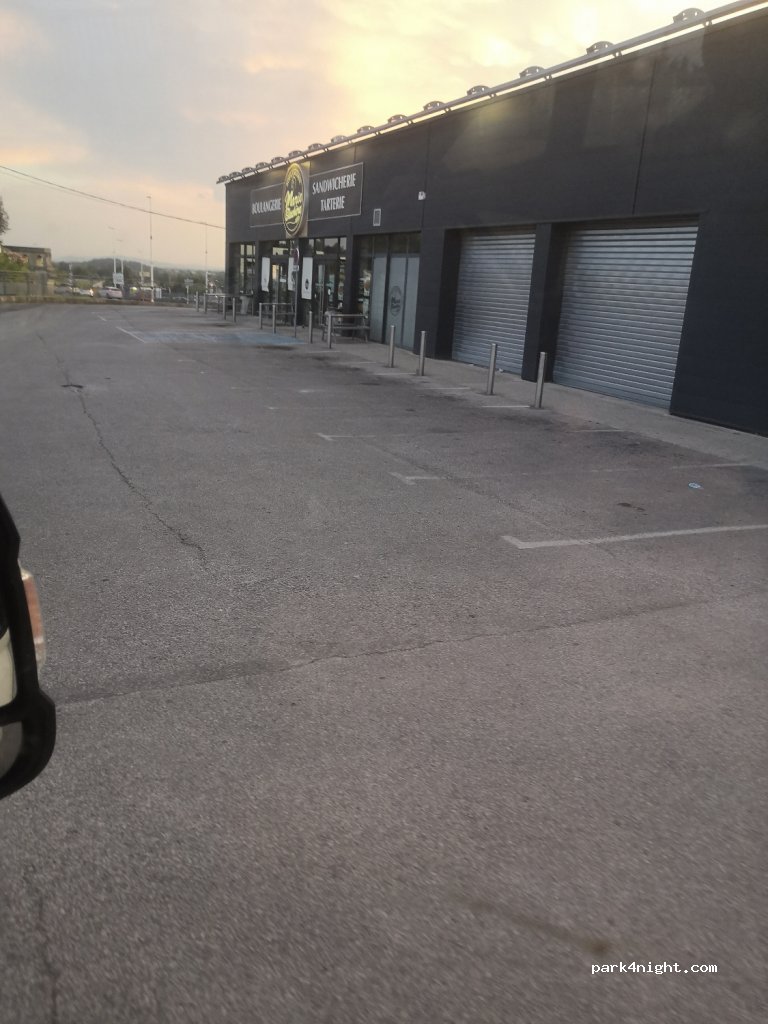 (30100) Alès - 360 Chemin de Dourtoulan — foto