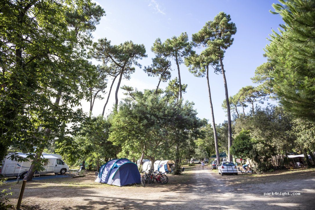Camping Huttopia Oléron - Les Chênes Verts — foto