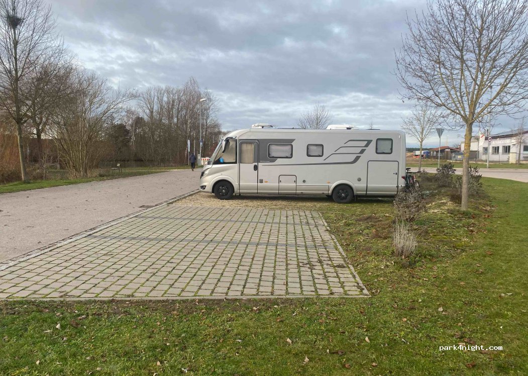 Wohnmobilstellplatz Abenberg — foto
