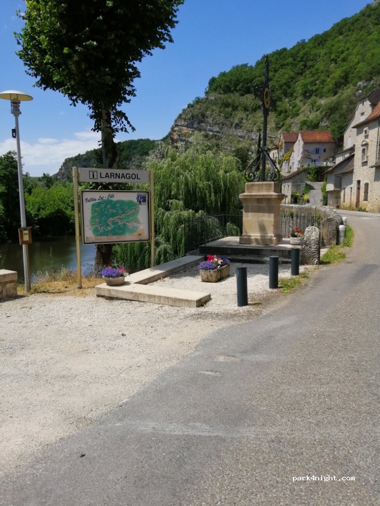 (46160) Larnagol - 71 Le Bourg — foto