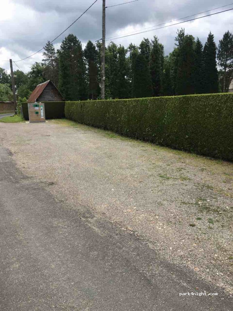 (27110) Graveron-Sémerville - Unnamed Road — foto