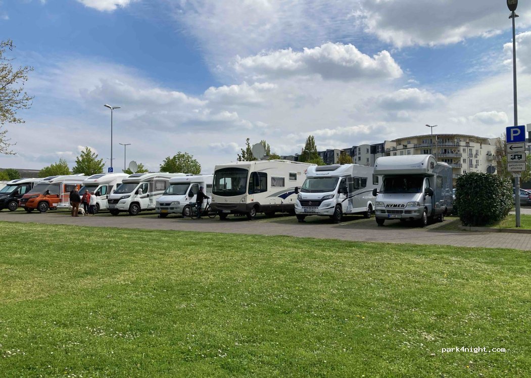 Wohnmobilstellplatz Andernach — foto 3