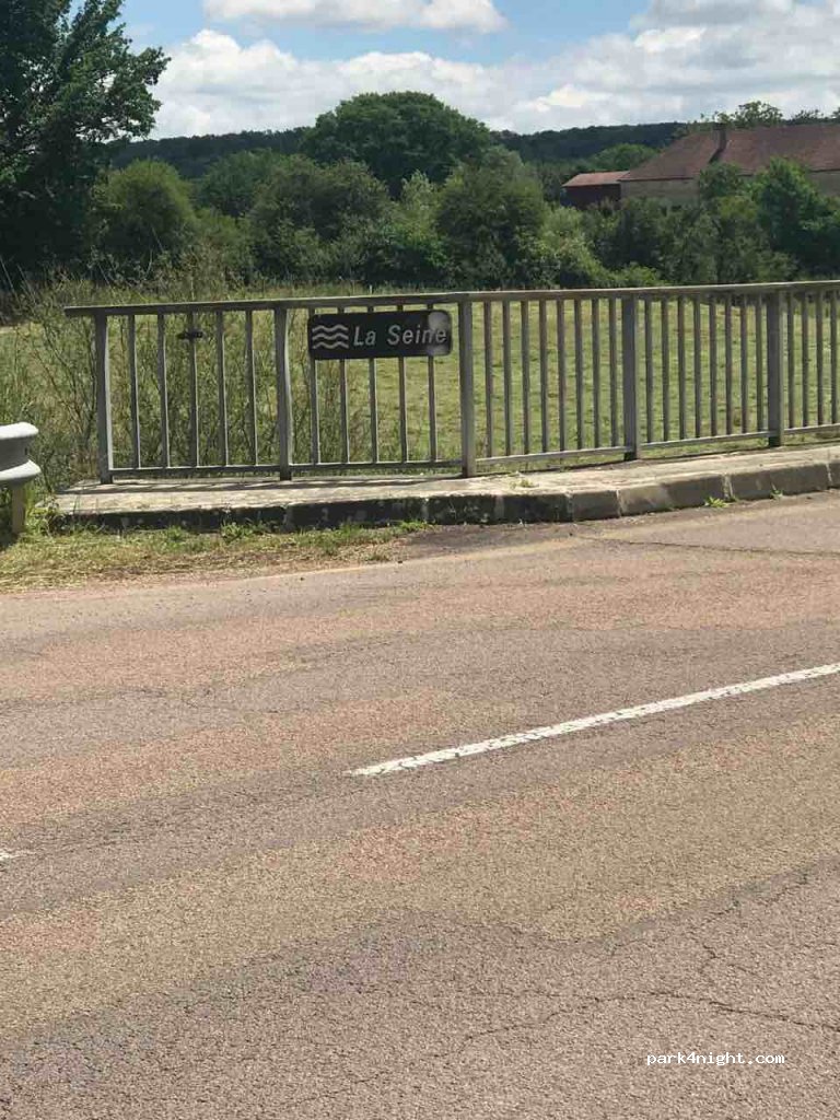 (21400) Aisey-sur-Seine - 14 Route de Dijon — foto