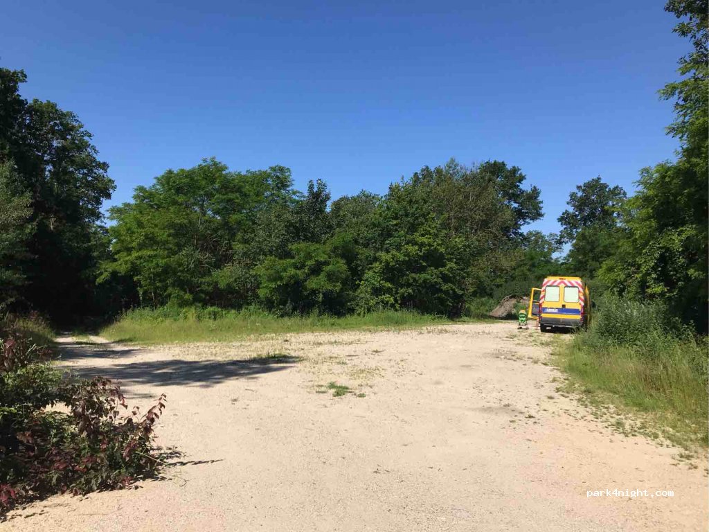 (51120) Vindey - Unnamed Road — foto