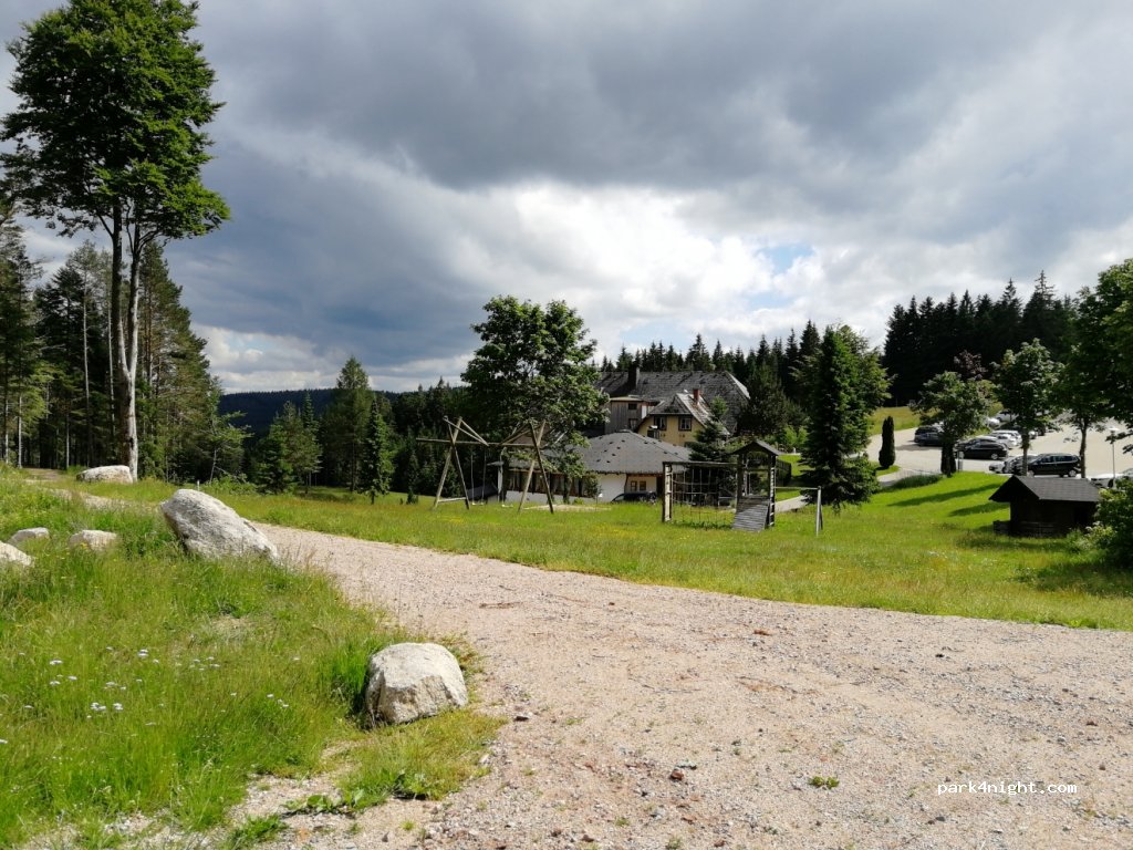 Wohnmobilstellplatz — foto