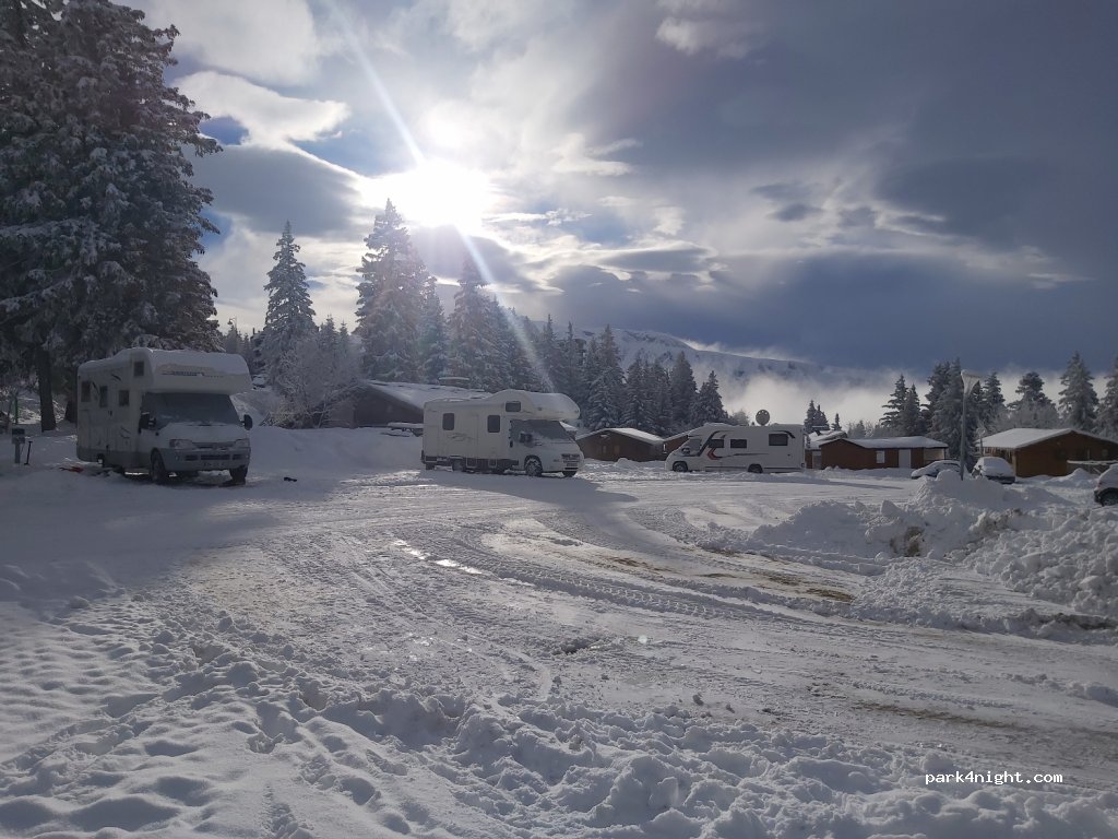 Aire de camping-cars caravaneige à Chamrousse — foto