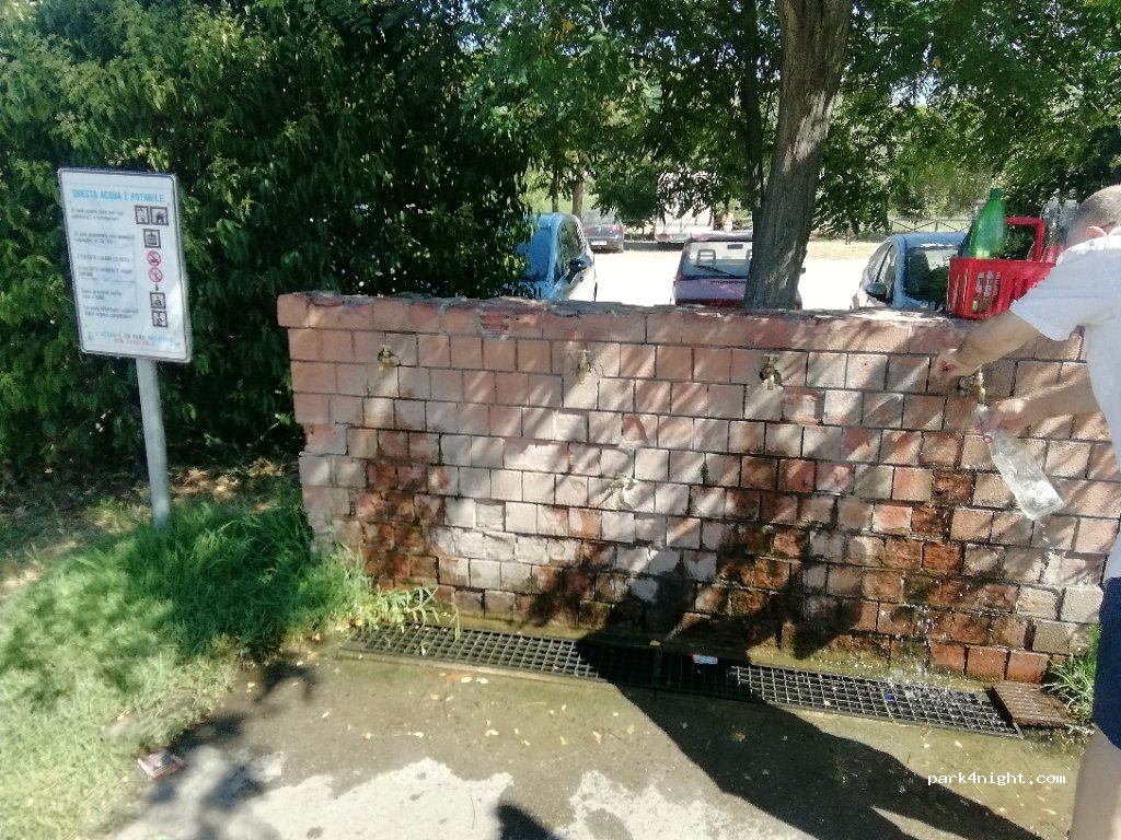 (58022) Follonica - Via della Pace — foto 2