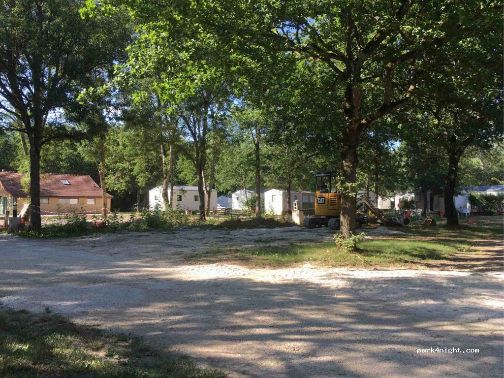 Camping LES VOILES DE LAIVES — foto 2