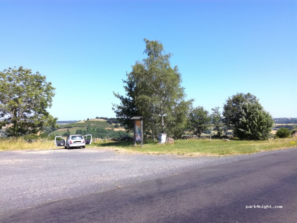(12470) Condom-d'Aubrac - D900 — foto