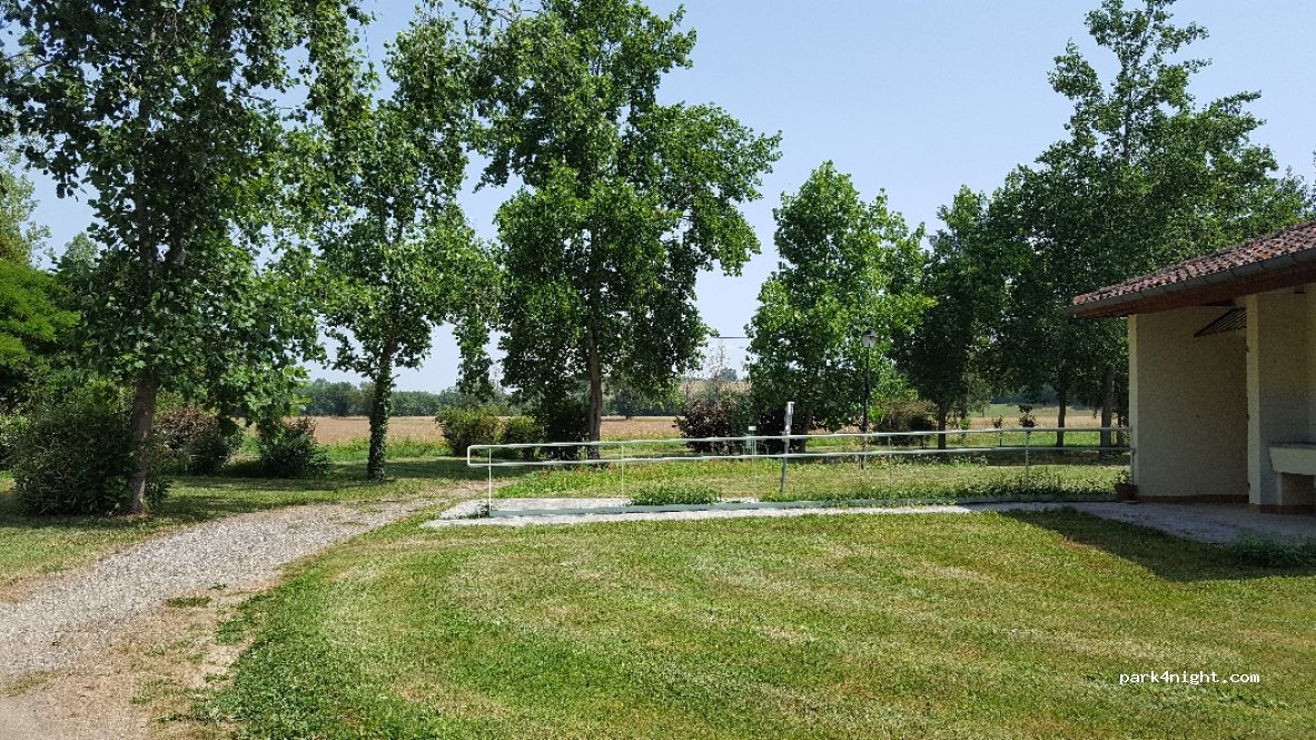 Camping du stade à Simorre — foto