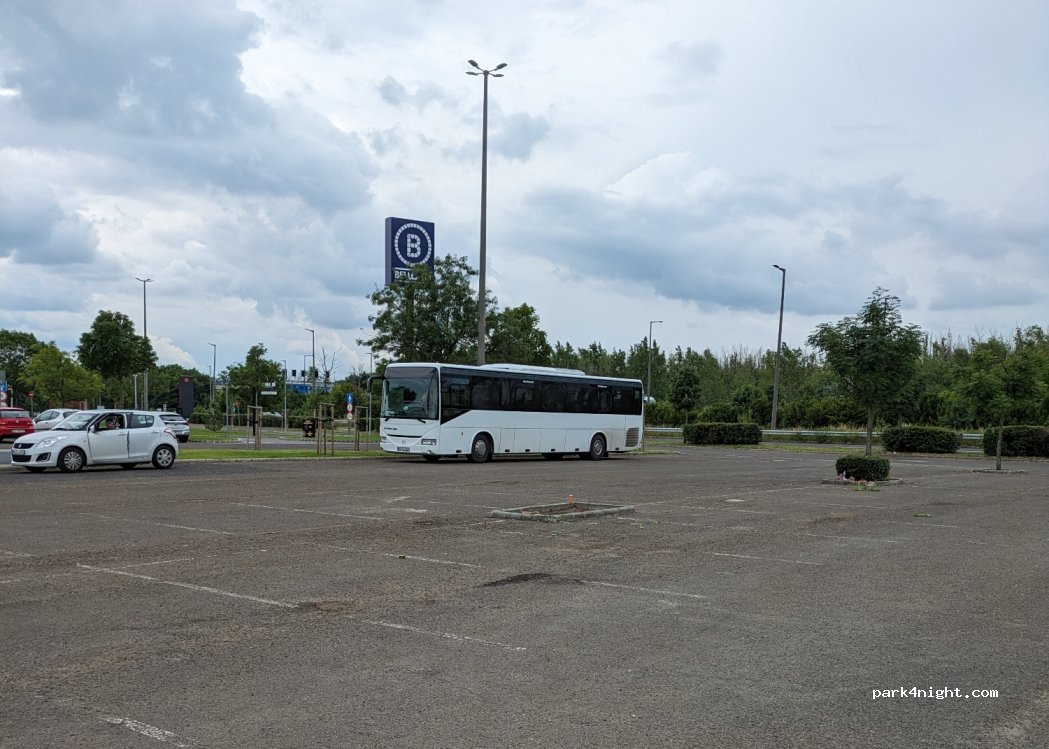 (2040) Budaörs - Sport utca — foto 3