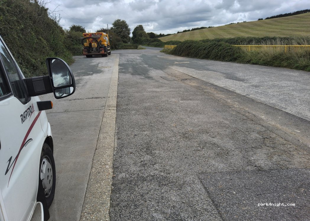 (DT2 8GE) Puddletown - Dorchester Road — foto