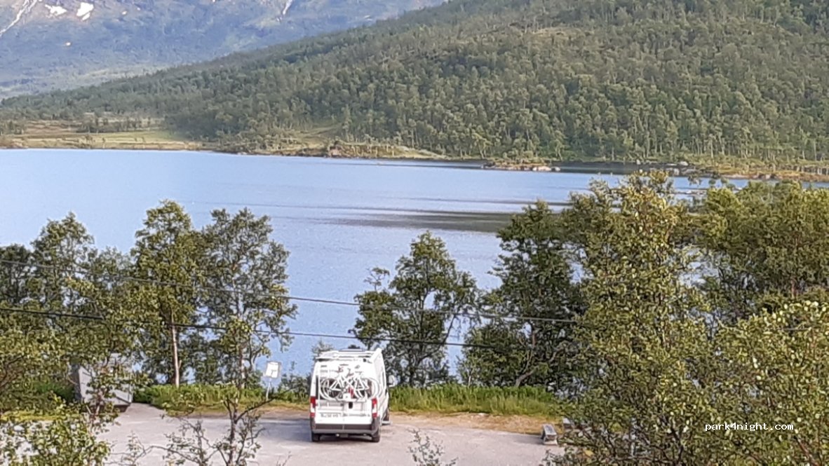 (9311) Brøstadbotn - 3-5 Primær Fylkesveg 84 — foto