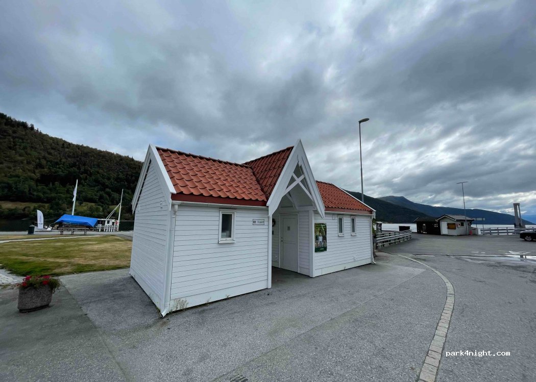 (6899) Balestrand - 2 Holmen — foto 2