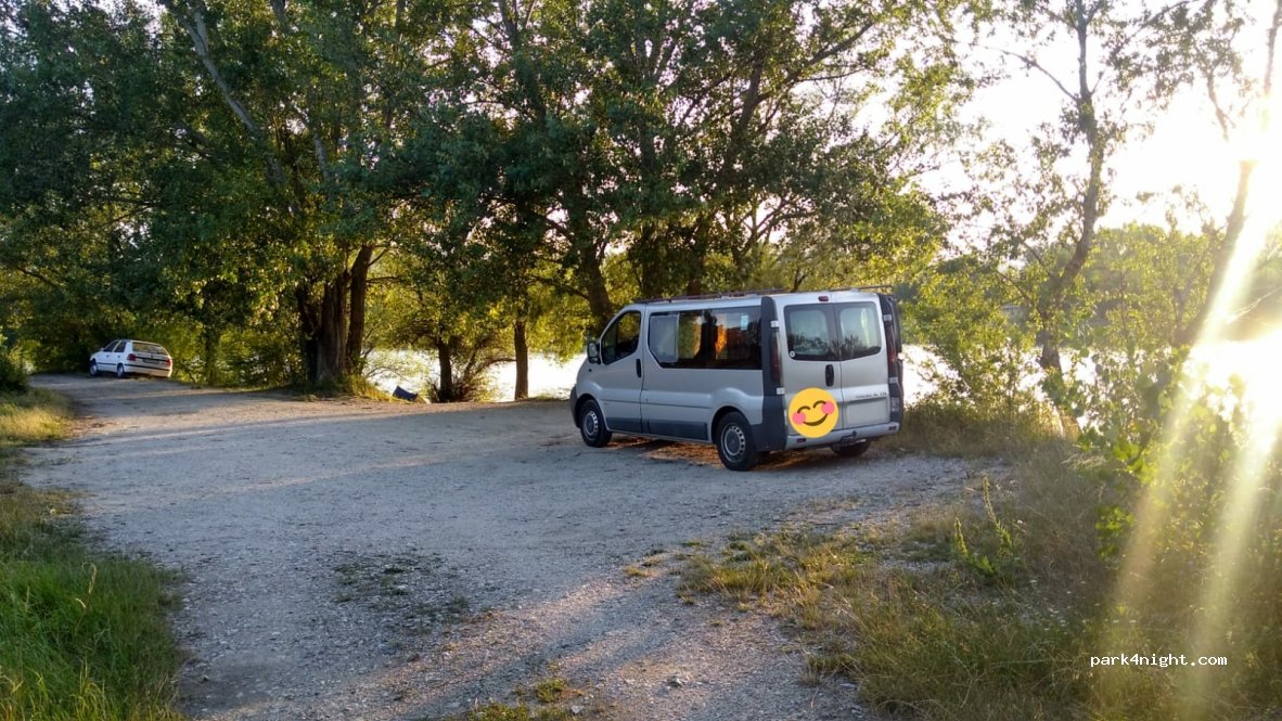 (916 38) Beckov - Unnamed Road — foto