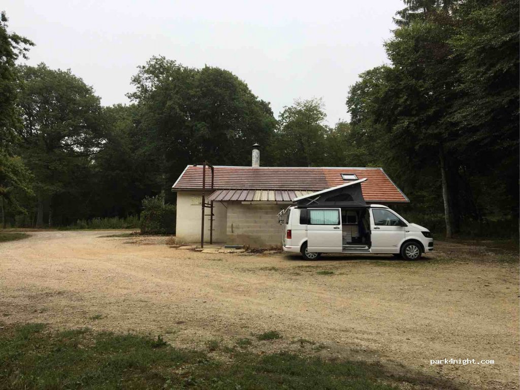 (10200) Bligny - 122 Forêt de Bossican — foto 2