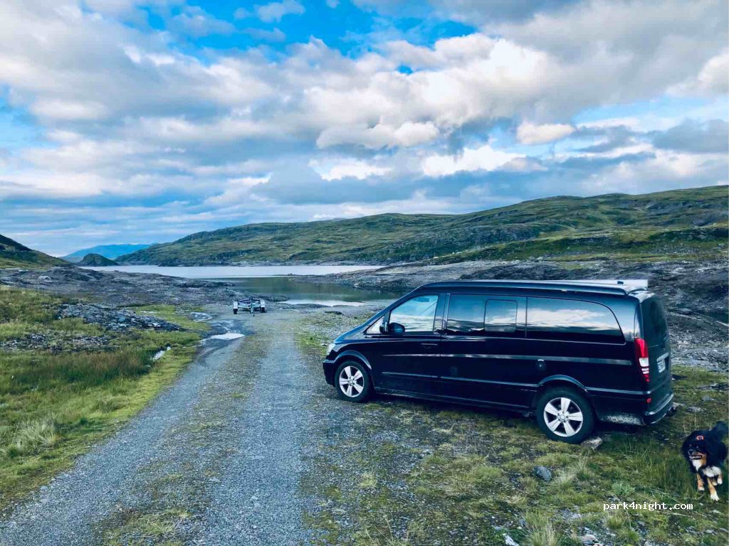 (6893) Vik i Sogn - Riksveg 13 — foto