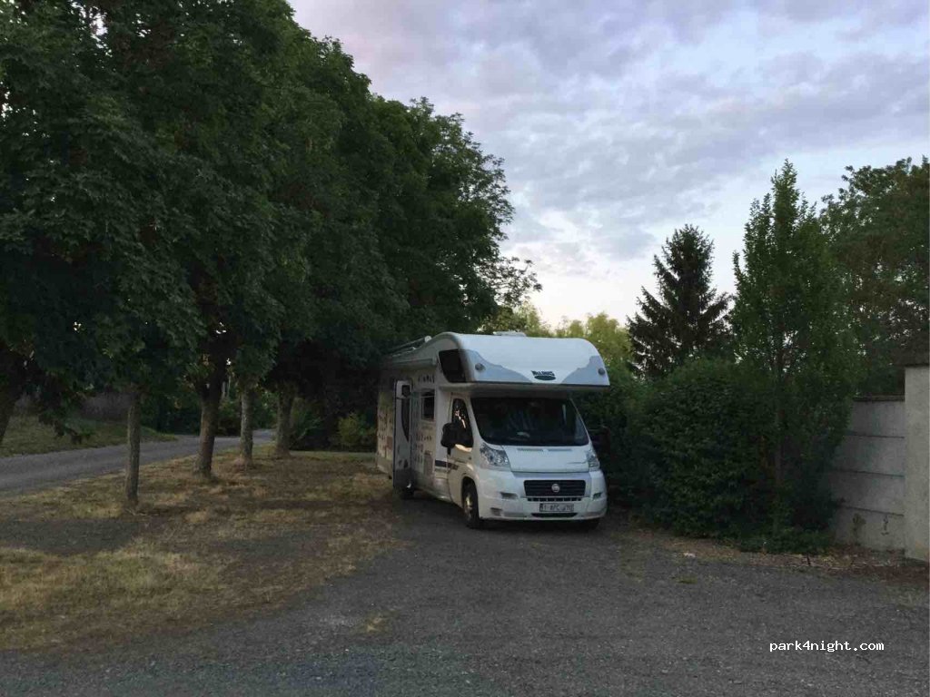 (63260) Saint-Gènes-du-Retz - 24 Rue Principale — foto