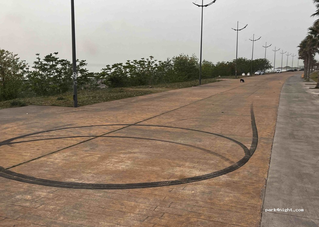 () Batumi - Unnamed Road — foto 3